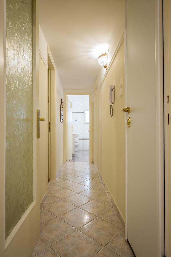Classy 2 Bedroom Apartment Near Acropolis & Metro 雅典 外观 照片
